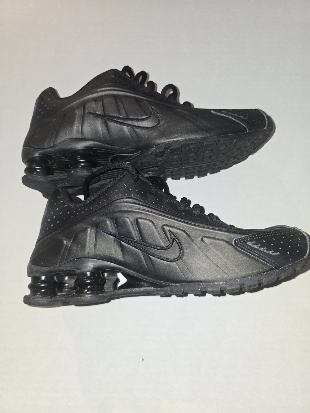 🖤 Nike Shox R4 Black & Crimson | 7Y / Women’s 8.5